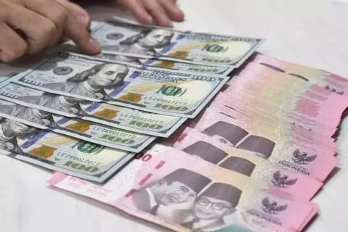 Rupiah Tertekan Ke Angka Rp 17.917 Per Dolar AS Pada Perdagangan Ini