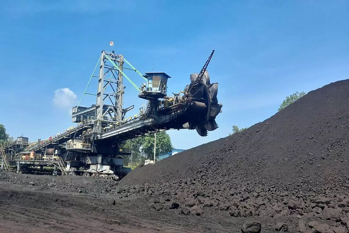 Harga Batu Bara Bertahan di Atas USD130 Meski Risiko Koreksi Terbuka