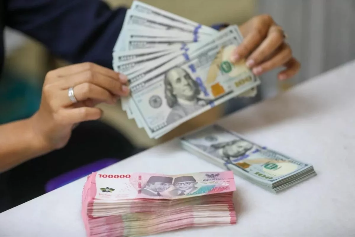 Ekonom: Rupiah Menanti Arus Modal Asing Masuk ke Pasar Obligasi