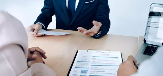 Cara Menjawab Pertanyaan Interview Kerja Fresh Graduate Agar Diterima