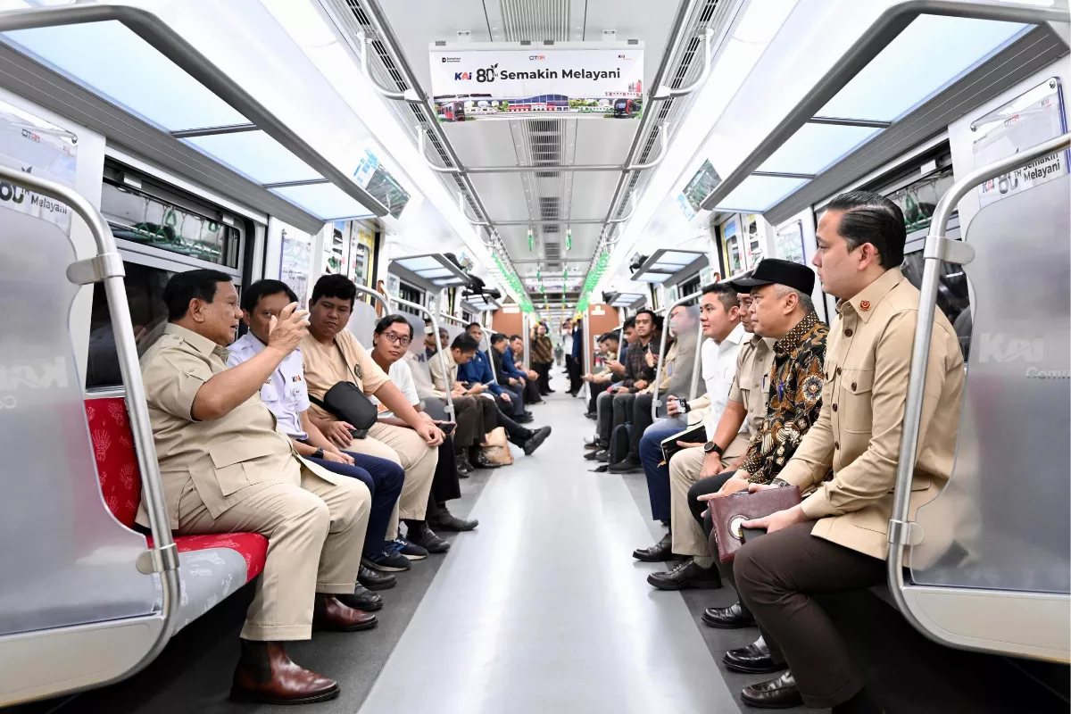 Jelang Peresmian, Prabowo Jajal LRT Rute Kelapa Gading-Manggarai