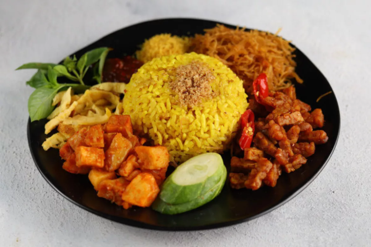 Resep Nasi Kuning Rice Cooker Praktis, Hemat Gas, dan Anti Gagal