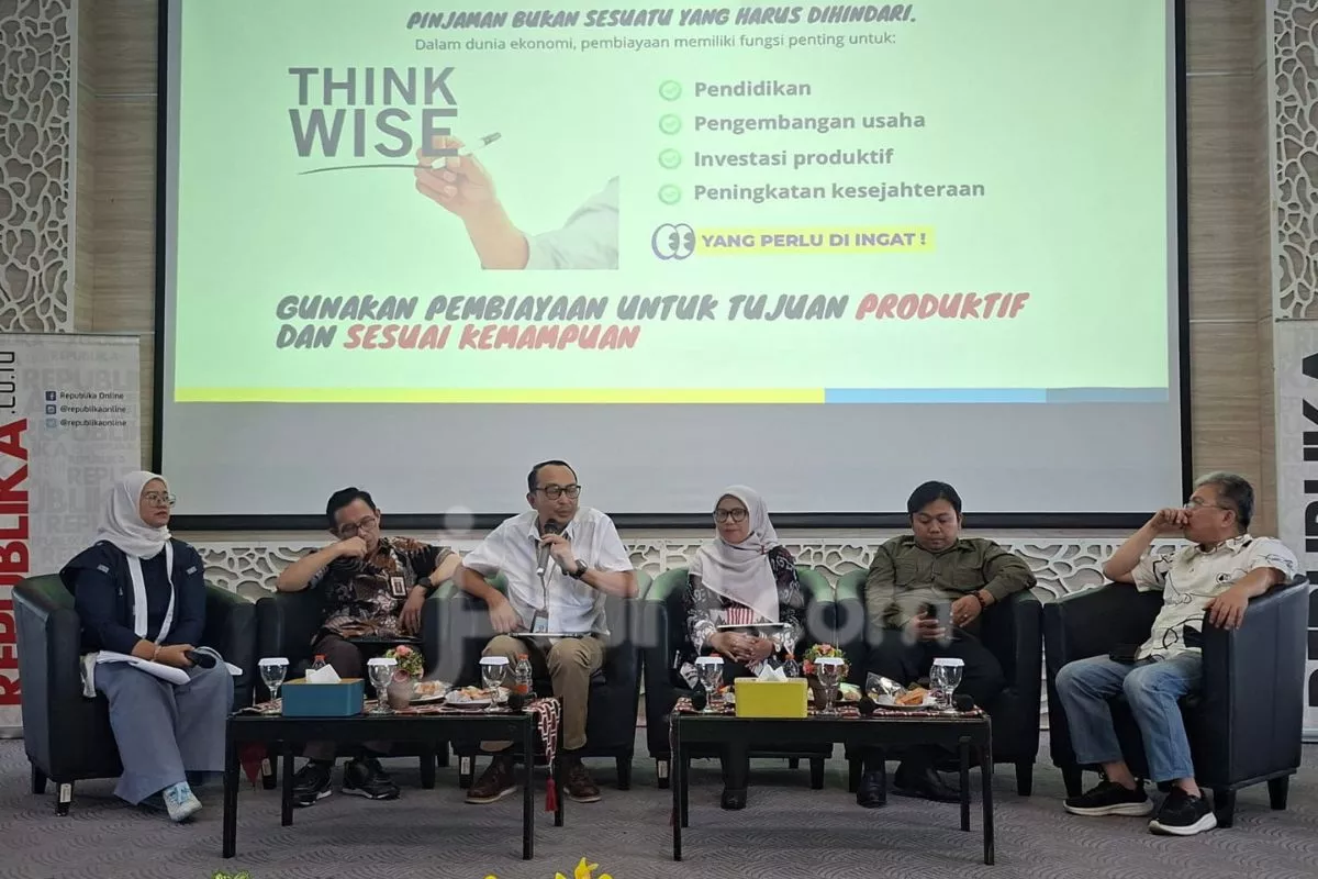 OJK Ingatkan Dampak Buruk Doom Spending Bagi Catatan Kredit Gen Z