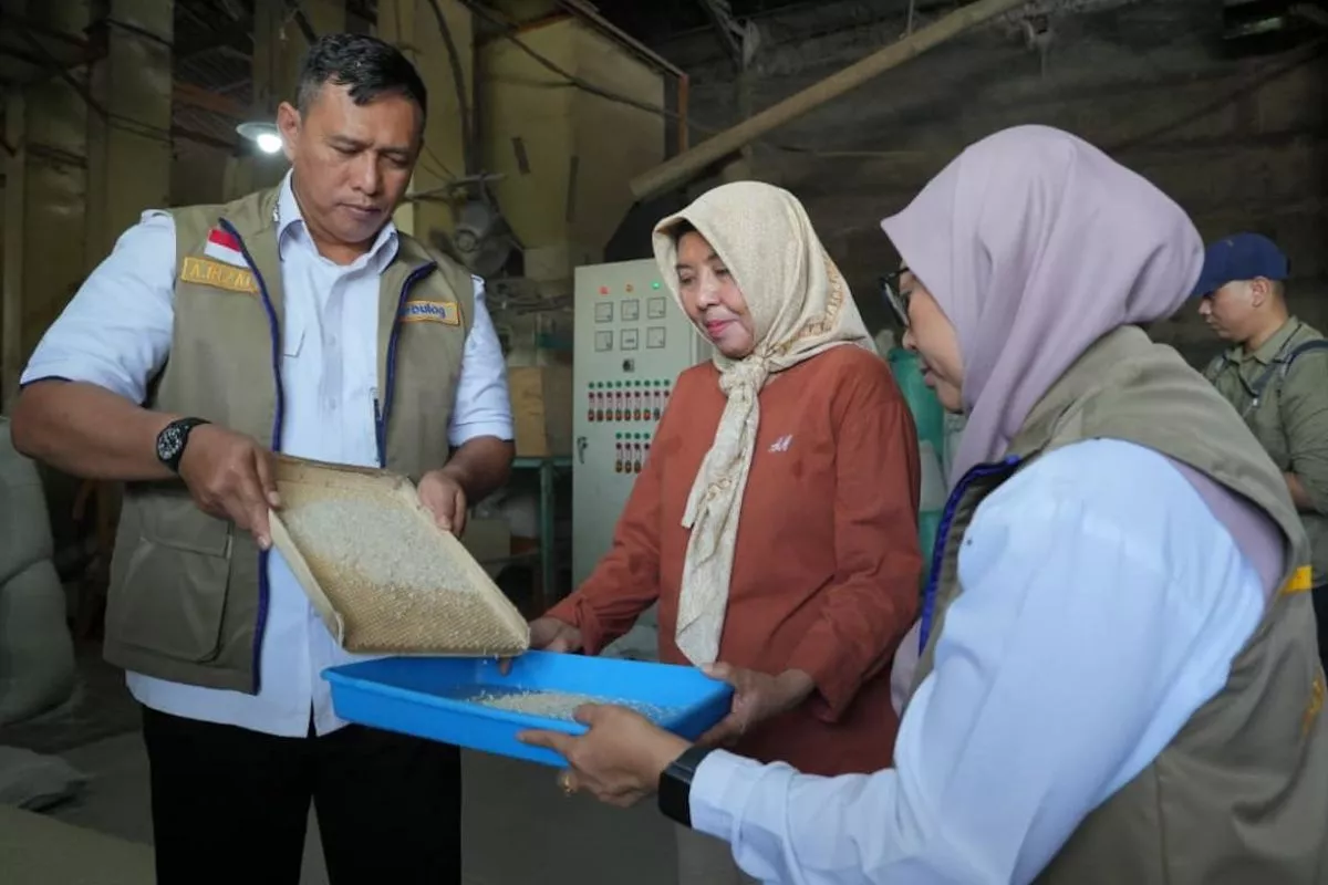 Dirut Bulog Pastikan Mutu Beras Mitra di Demak Sangat Baik