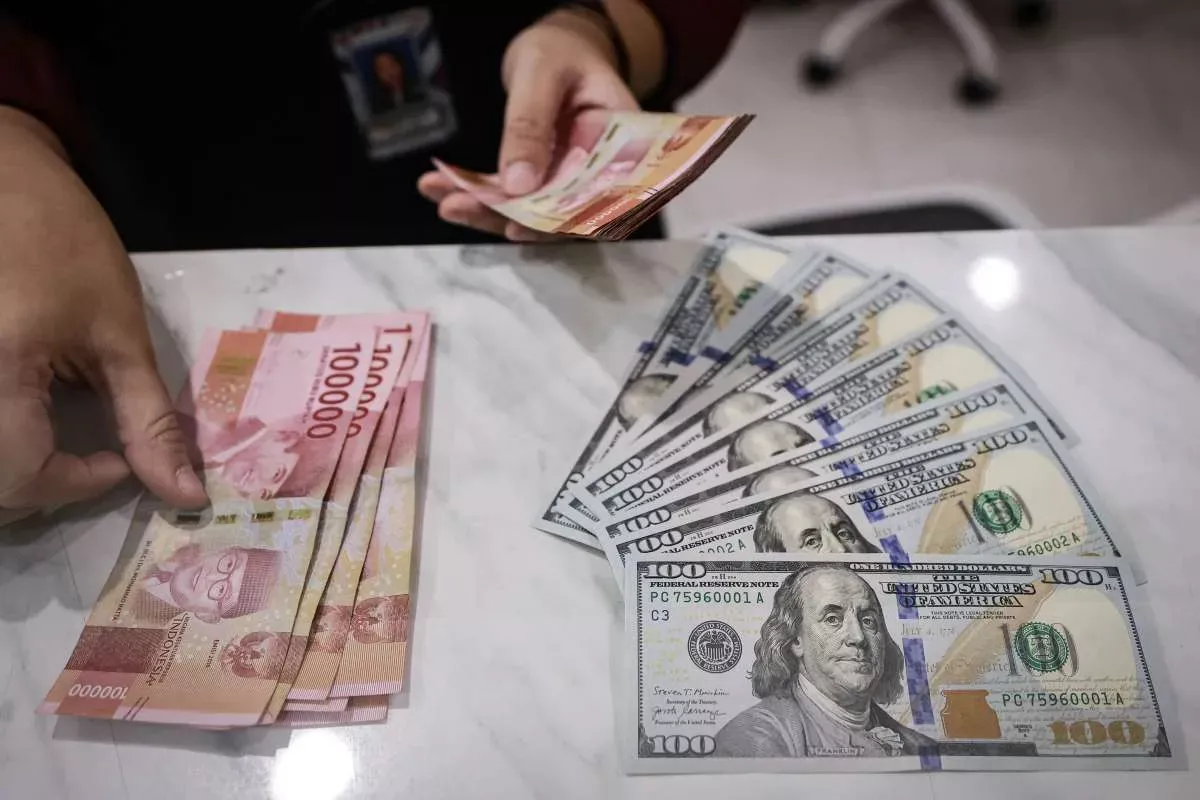 Kurs Rupiah Berpotensi Menguat ke Rp17.650 per Dolar AS Hari Ini
