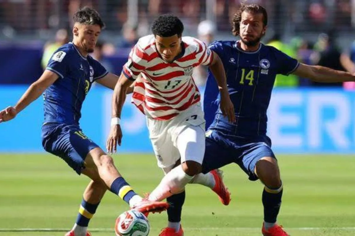 Hasil Piala Dunia: 10 Pemain Amerika Serikat Tekuk Bosnia 2-0
