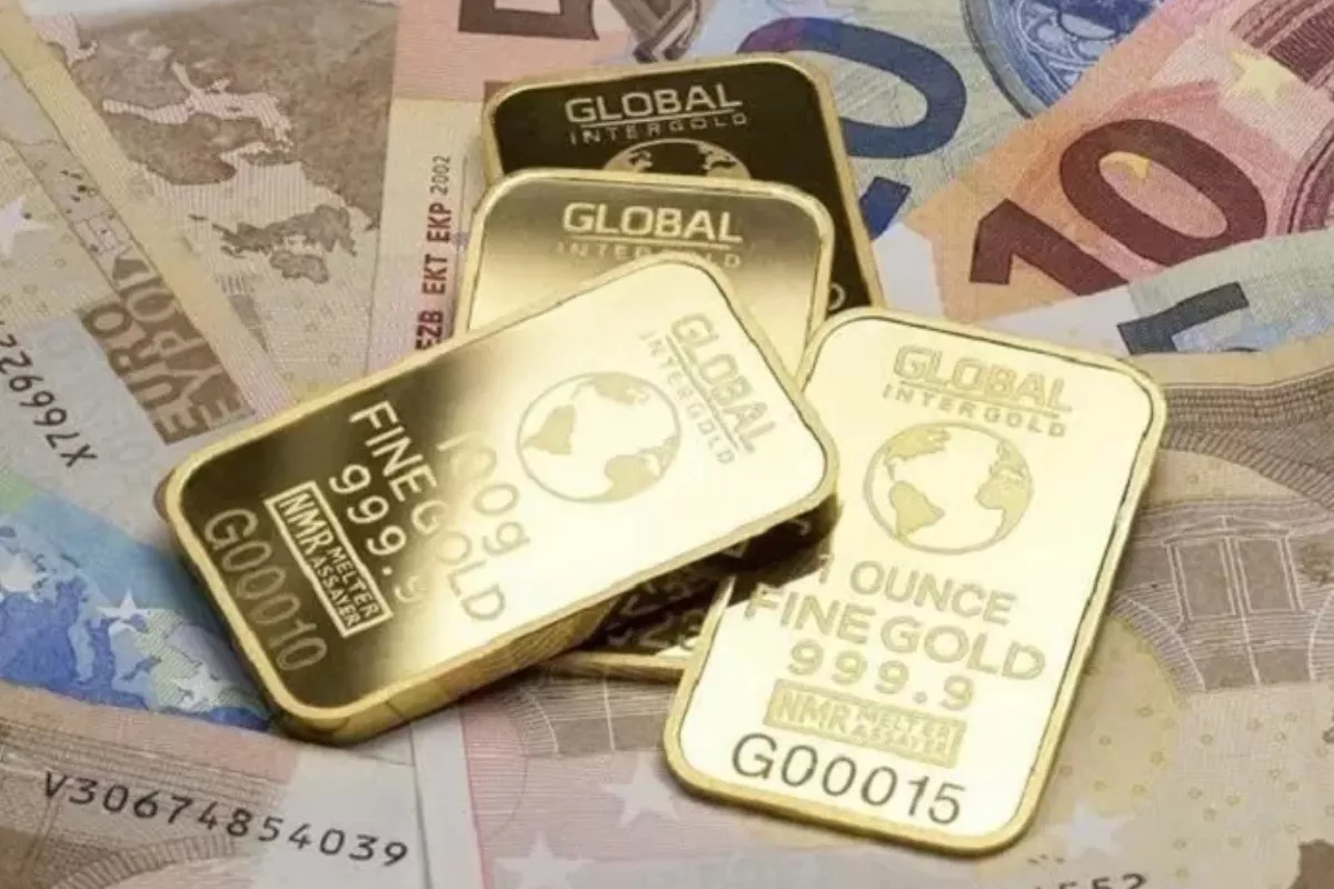 Harga Emas Dunia Merosot ke 4.482 USD Akibat Gelombang Aksi Jual Pasar