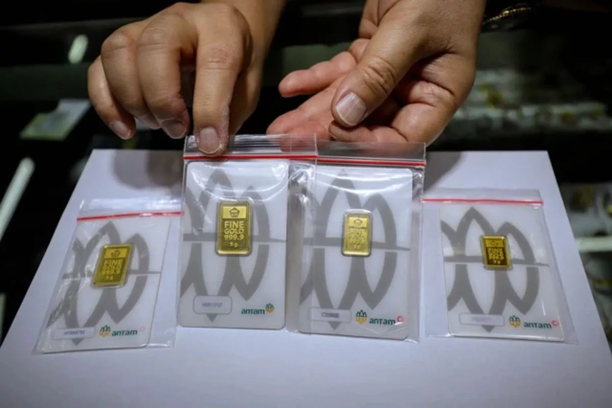 Harga Emas Antam Hari Ini Turun Tajam dan Biaya Buyback Ikut Jeblok