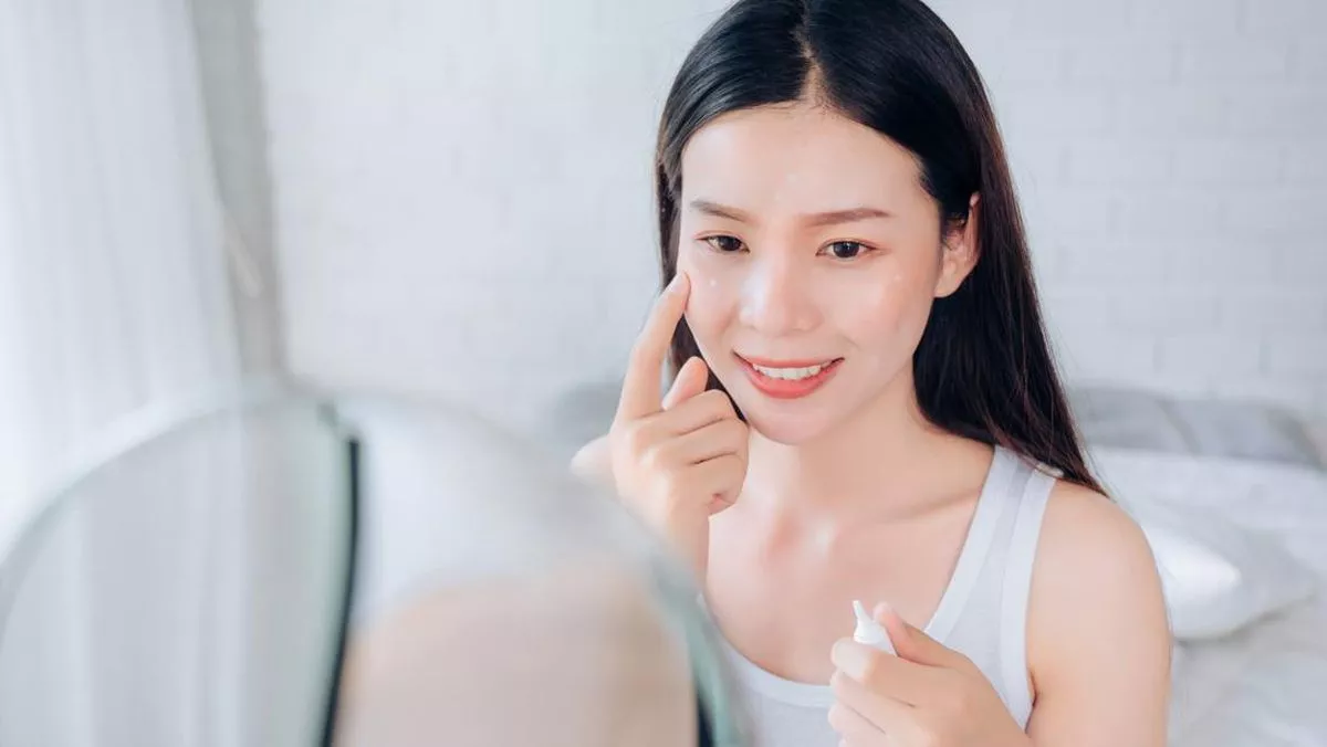 Tips Urutan Skincare Malam Viva Wajah Glowing di Pagi Hari Praktis