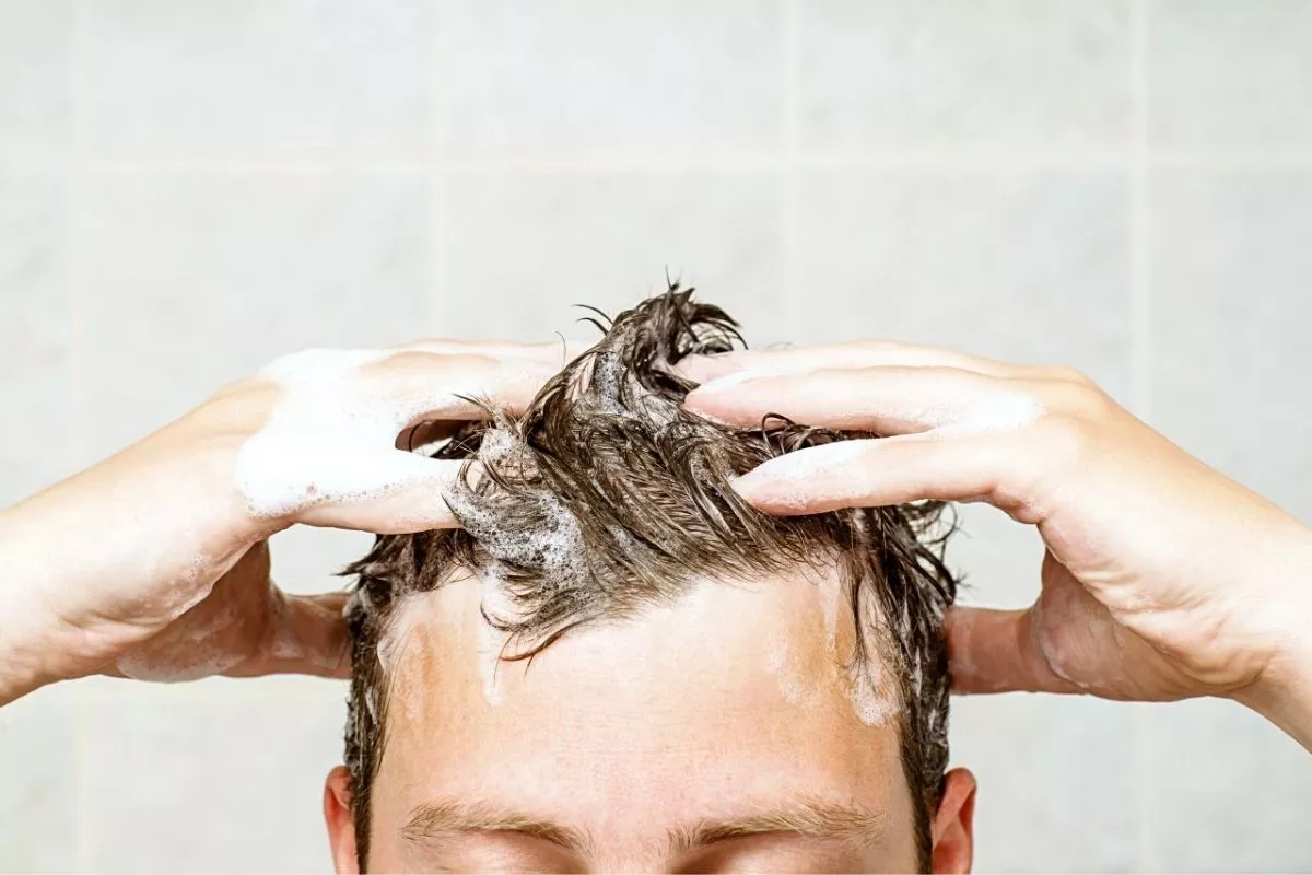 Keramas Pakai Sabun Mandi, Aman atau Bisa Merusak Rambut Anda?