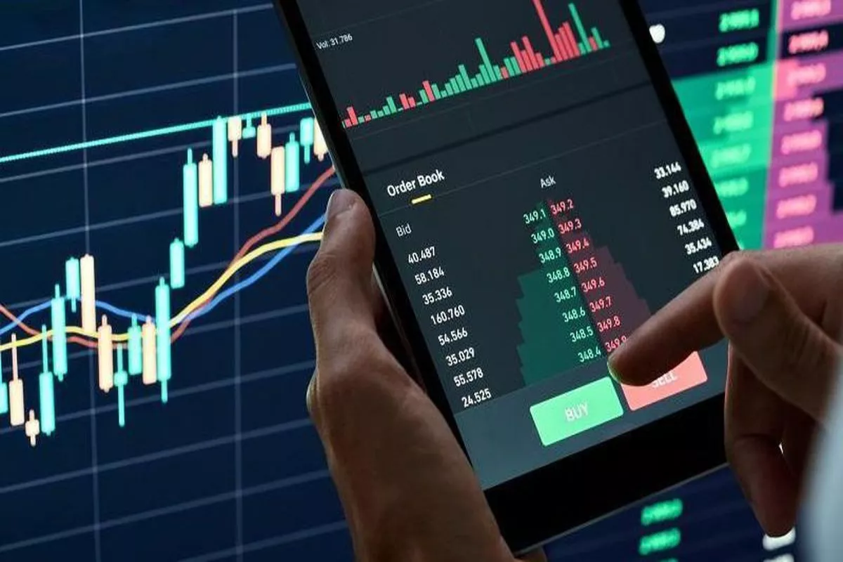 IHSG Diproyeksi Menguat Uji Level 6106 pada Awal Pekan