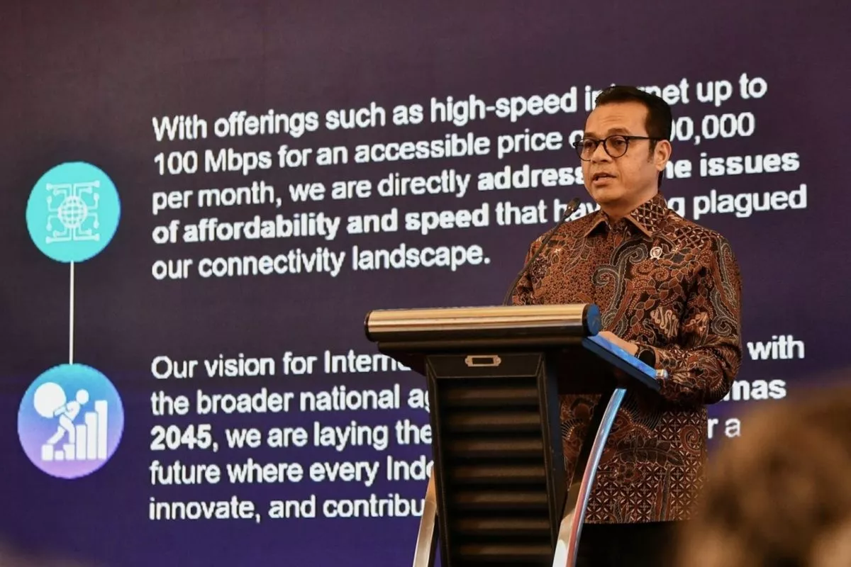 Wamenkomdigi Targetkan Kecepatan Internet 100 Mbps dalam 2 Tahun