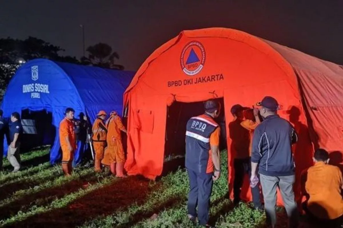 200 Personel Dikerahkan Evakuasi Warga Korban Kebakaran Kemayoran