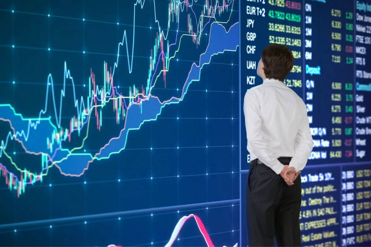 Saham BBCA, BBRI, dan INKP Hijau, Indeks Bisnis-27 Dibuka Naik