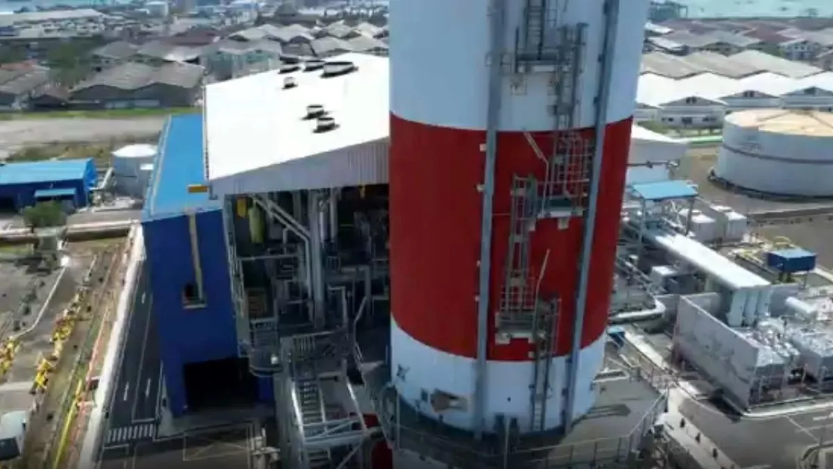 PLN Indonesia Power UBP Semarang Perluas PLTS Apung dan Atap