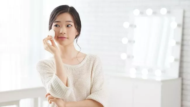 Biomimetic Ingredients: Skincare Molekuler Masa Depan Berbasis Bio-Tech