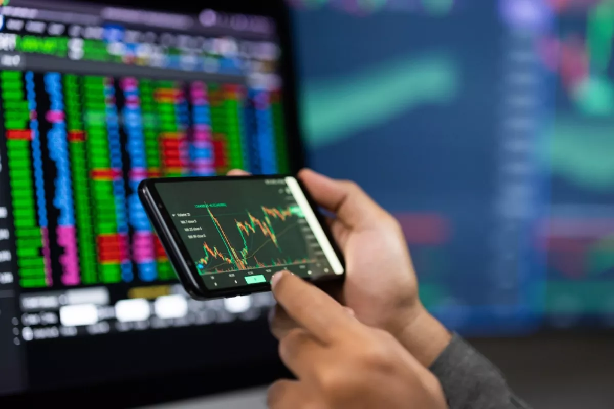 Laba Bank Mandiri Naik 24 Persen, Ini Target Harga Saham BMRI Terbaru