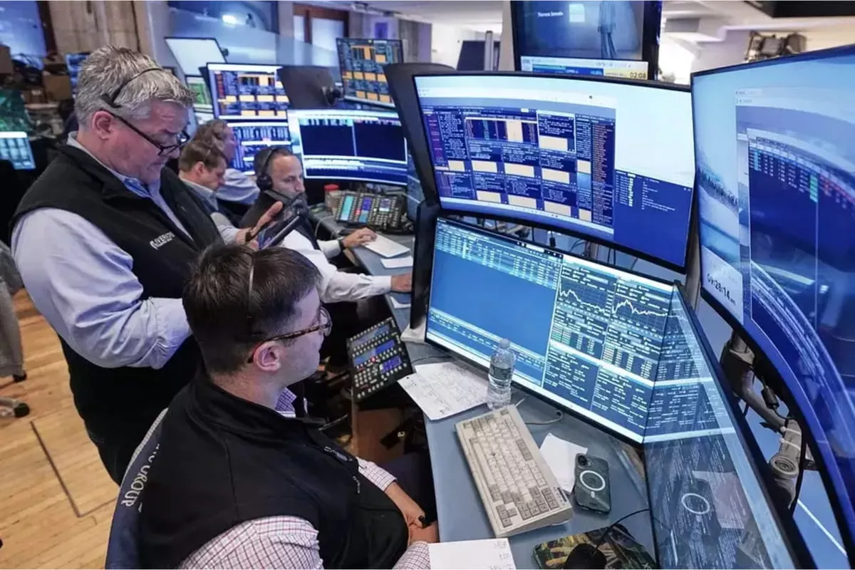 Harga Minyak Dekati 100 US Dolar, Bursa Saham AS Hadapi Volatilitas