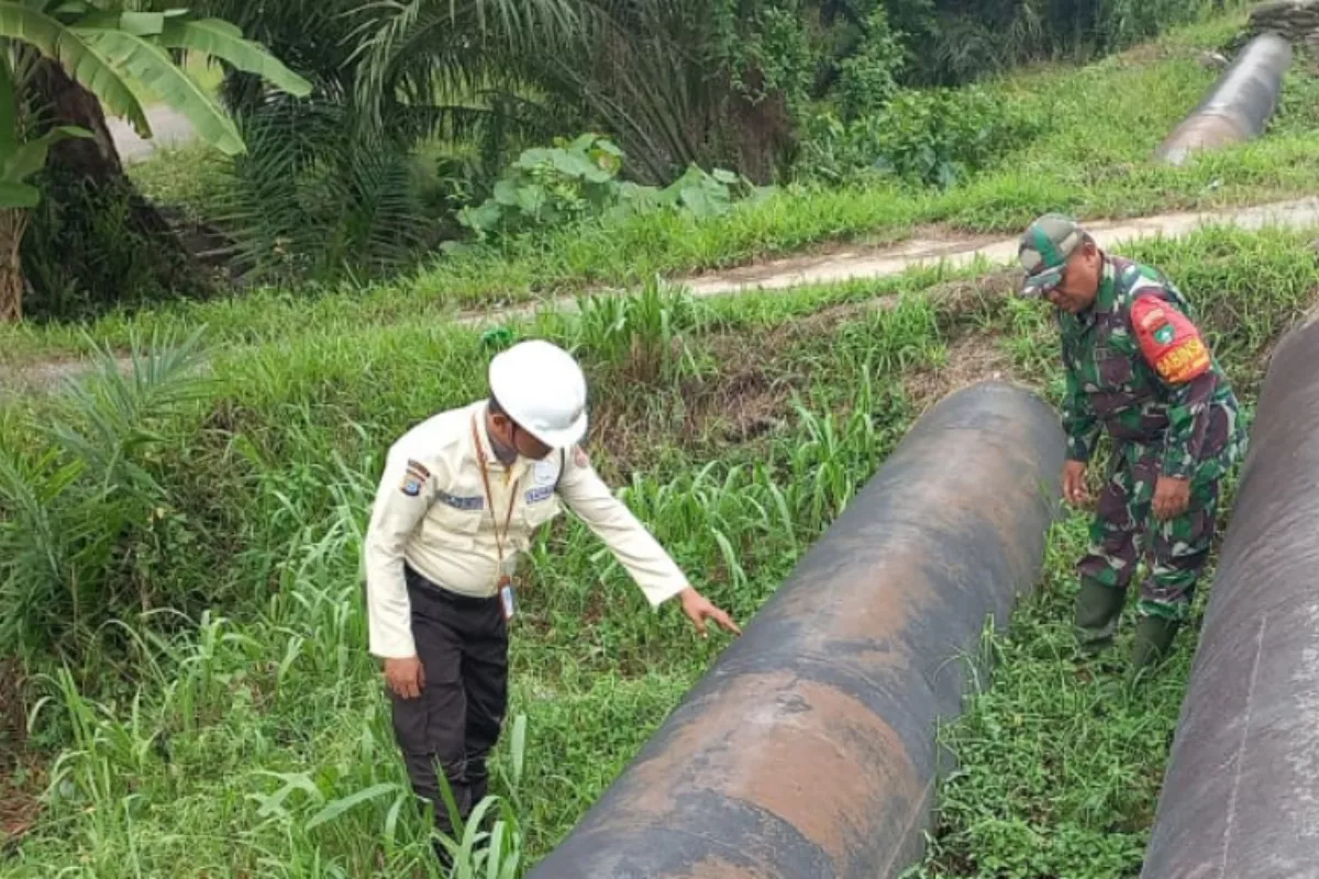 Tingkatkan Keamanan Obvitnas, TNI Patroli Jalur Pipa PHR Bukit Kapur