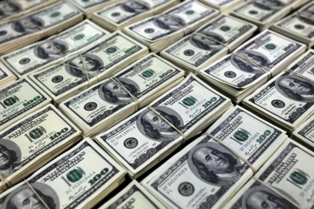 Indeks Dolar Melonjak ke 99,6 Pasca Pernyataan Hawkish Pejabat The Fed