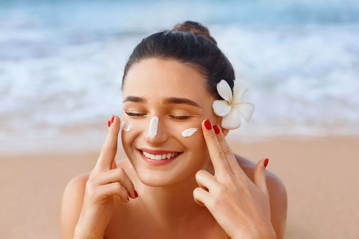 Bukan Hanya Proteksi, Ini Enam Kandungan Sunscreen yang Dihindari
