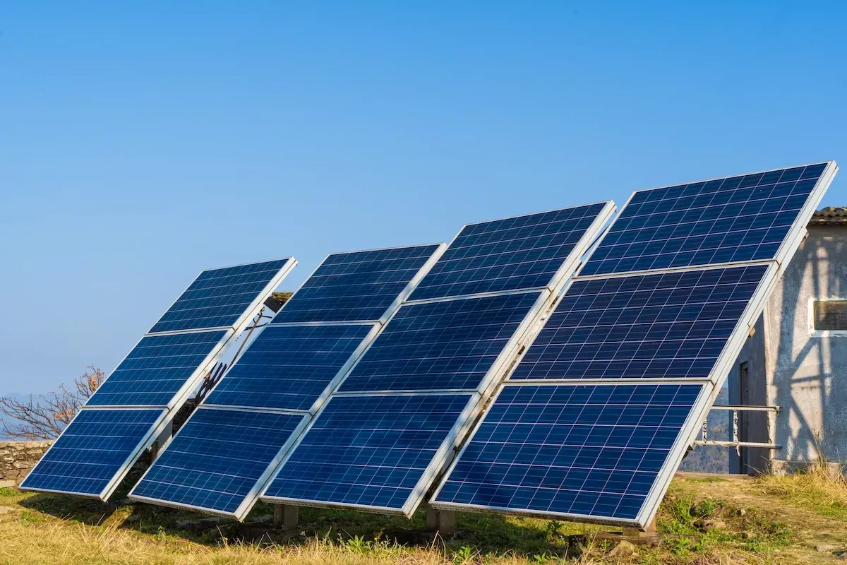 Target 100 GW PLTS Pemerintah Percepat Transisi Energi Nasional