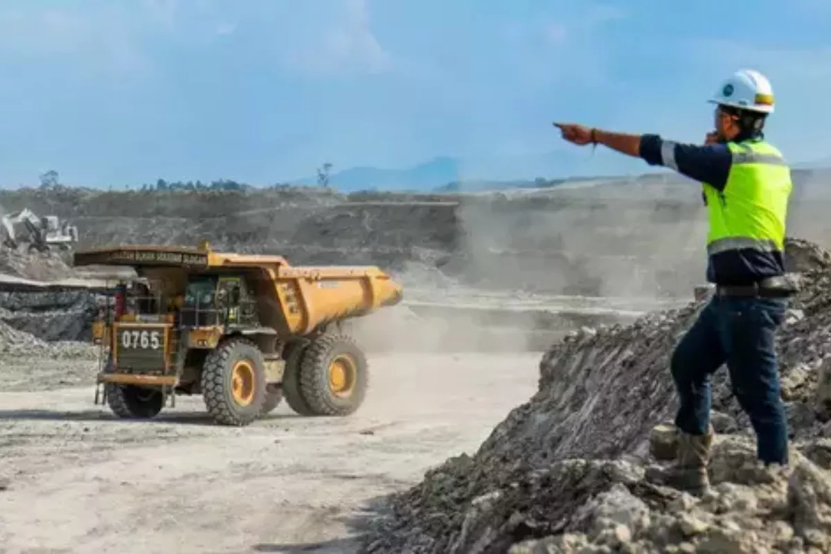 SINI Akan Akuisisi Tambang PTRO, Perkuat Permodalan Lewat Rights Issue