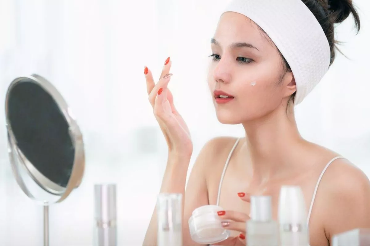 Bebas Kulit Ketarik! Ini Urutan Skincare Pagi dan Malam untuk Kulit Kering
