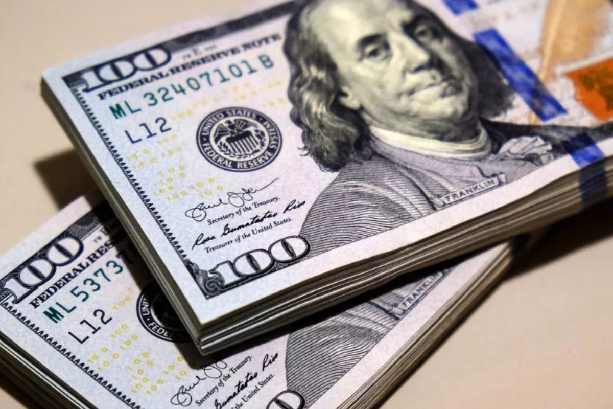 Kurs Dolar AS Bank BCA Mandiri BRI BNI Senin 27 Juli 2026