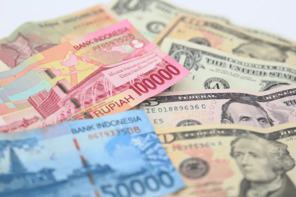 Rupiah Menguat Tipis 0,02 Persen ke Rp 17.874 Per Dolar AS