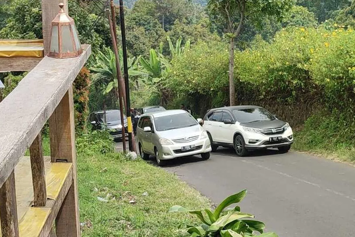 Teknik Mengemudi Mobil di Jalan Tanjakan dan Macet Pemula