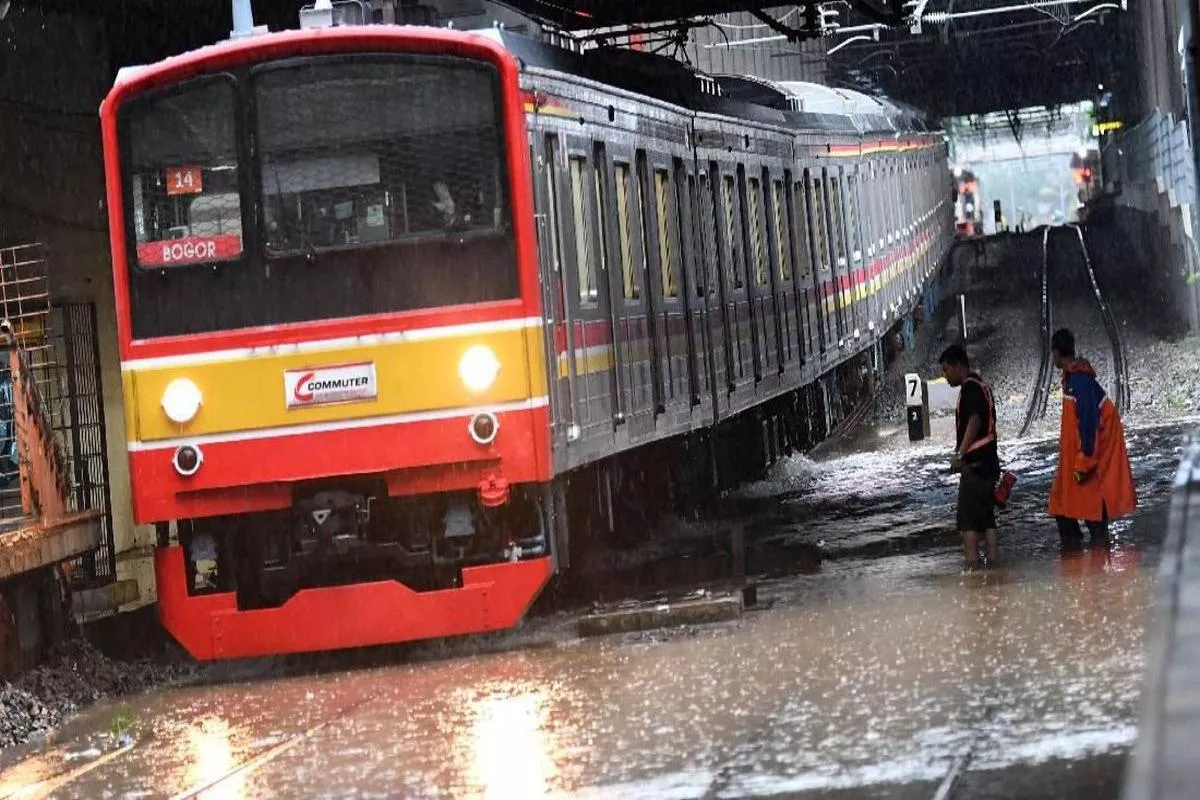 Sempat Terhambat Banjir, Rute KRL Commuter Line Tenjo Sudah Pulih