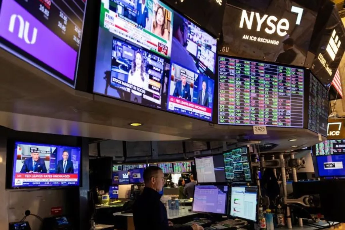 Wall Street Melemah Akibat Konflik AS-Iran, Saham Teknologi Turun