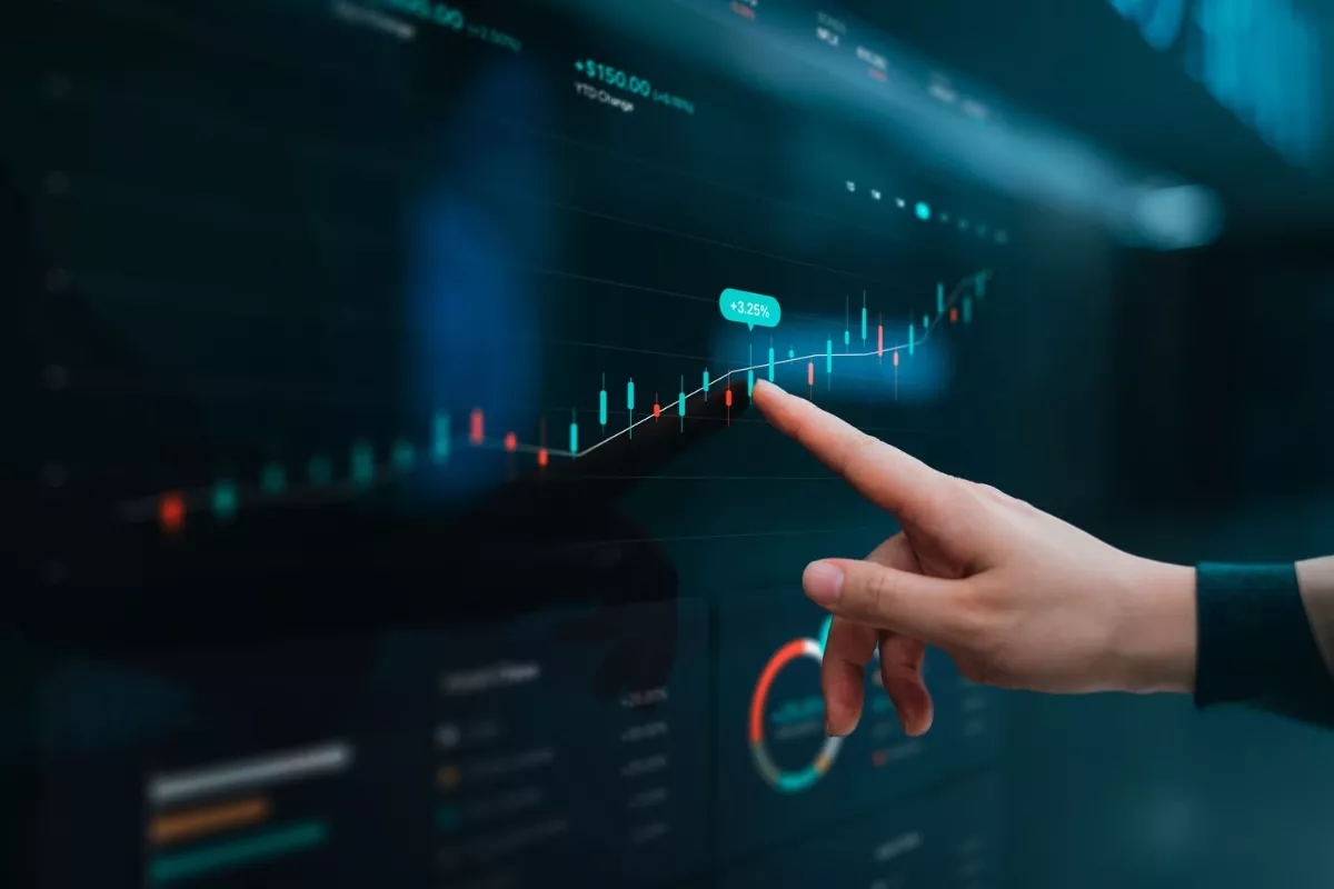 IHSG Menanjak ke Level 6.400 dan Saham MLPT Naik 22,77 Persen
