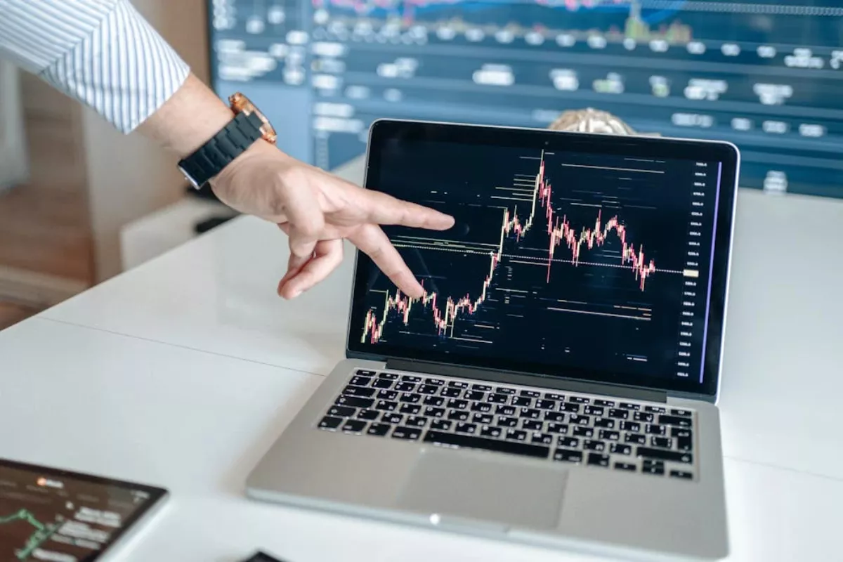 Saham Lapis Dua dan Tiga Tertekan Tajam Selama Perdagangan Mei 2026