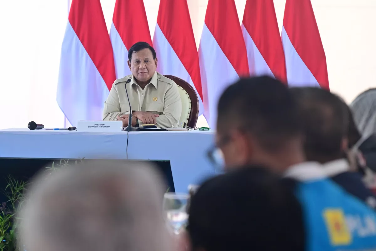 Prabowo Tiba di Kalbar, Pimpin Rapat Penanganan Karhutla