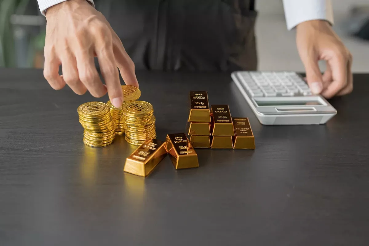 Harga Emas Naik Level Tertinggi 7 Pekan Saham HRTA dan ARCI Menguat