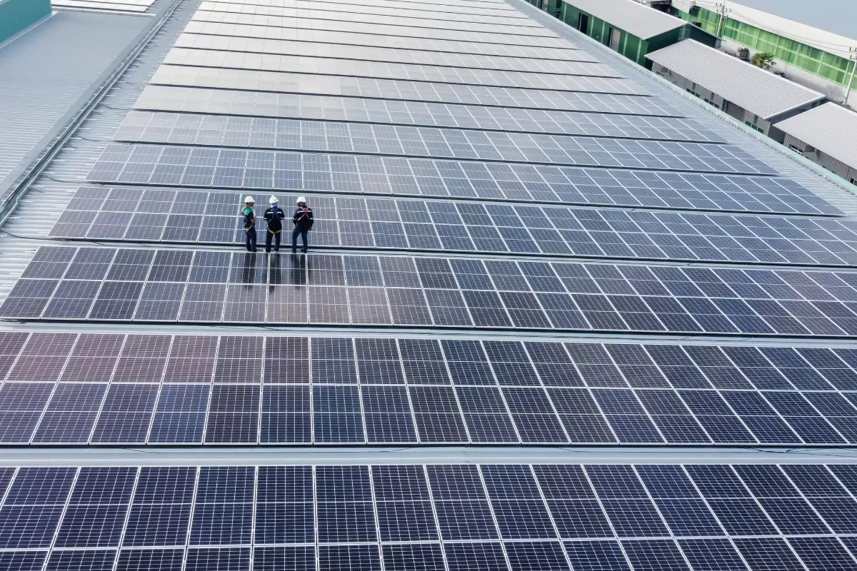 Investasi PLTS Global Melonjak Akibat Kenaikan Harga Energi Fosil