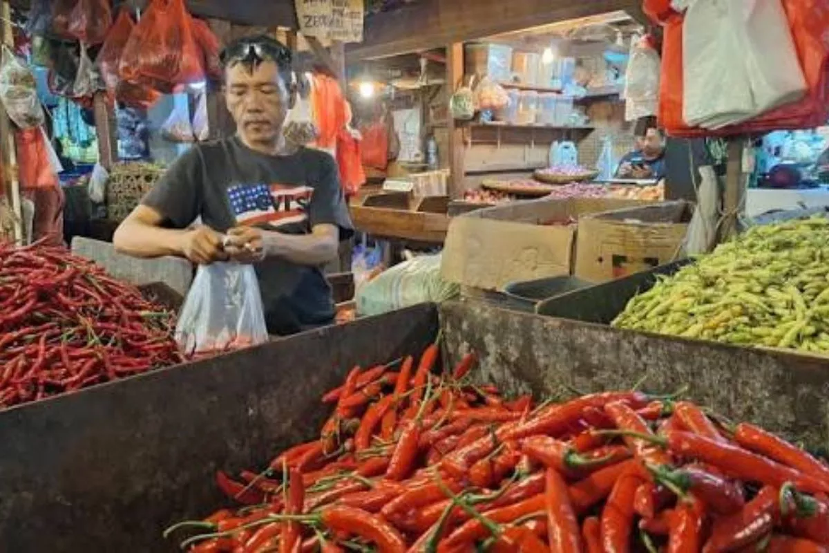 Pasokan Melimpah, Harga Cabai-Bawang di Pasar Kopro Turun