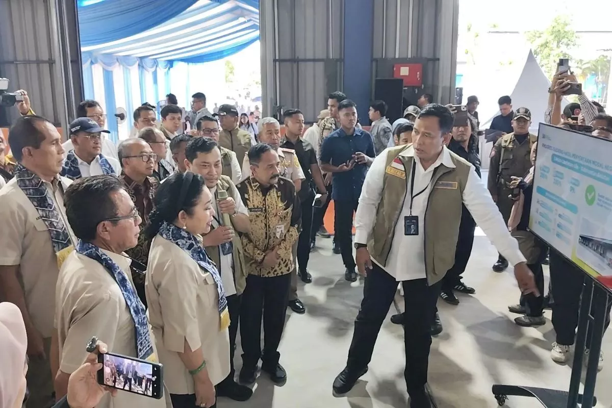 Ketua Komisi 4 DPR RI Resmikan Gudang Bulog 3500 Ton di Kalsel