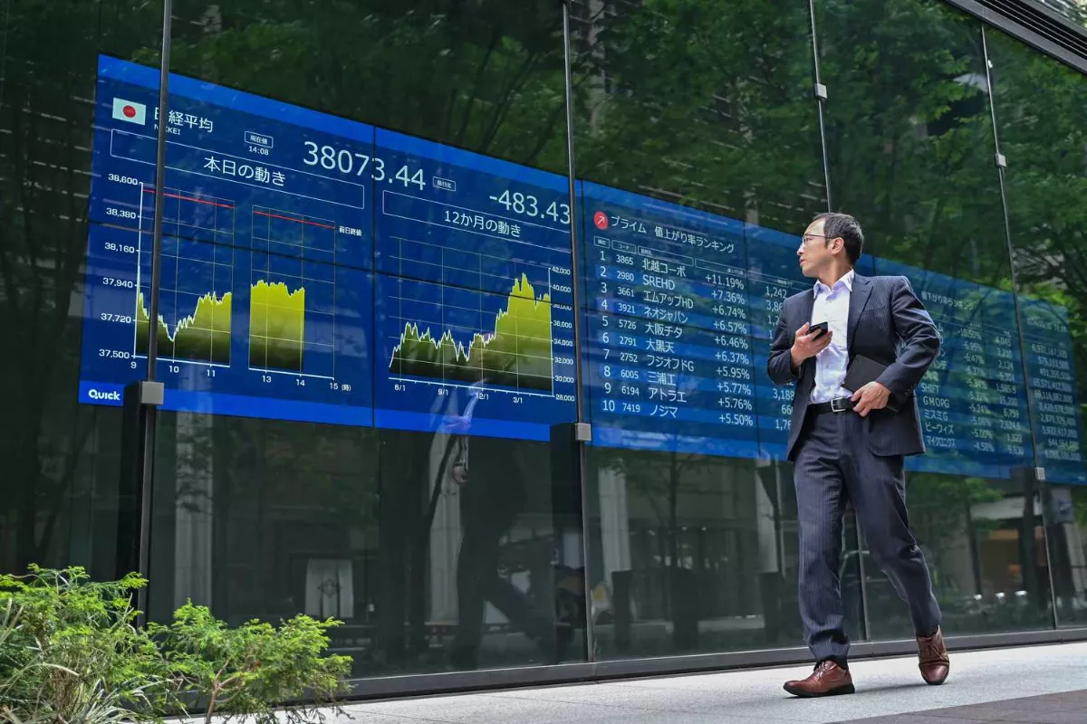 Bursa Asia Naik Ikuti Wall Street, Nikkei Melesat 2,18 persen