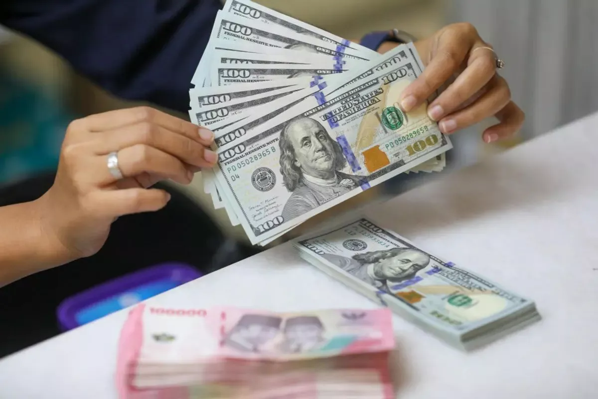 Prediksi Kurs Rupiah 13 Mei 2026: Tertekan di Level Rp17.500 per Dolar