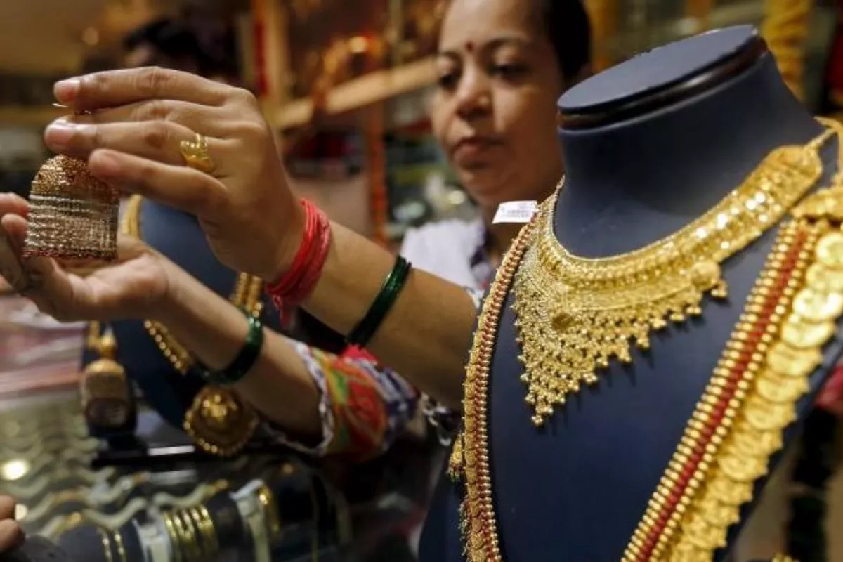 Harga Emas India Turun 2 Persen, Permintaan Diharapkan Pulih