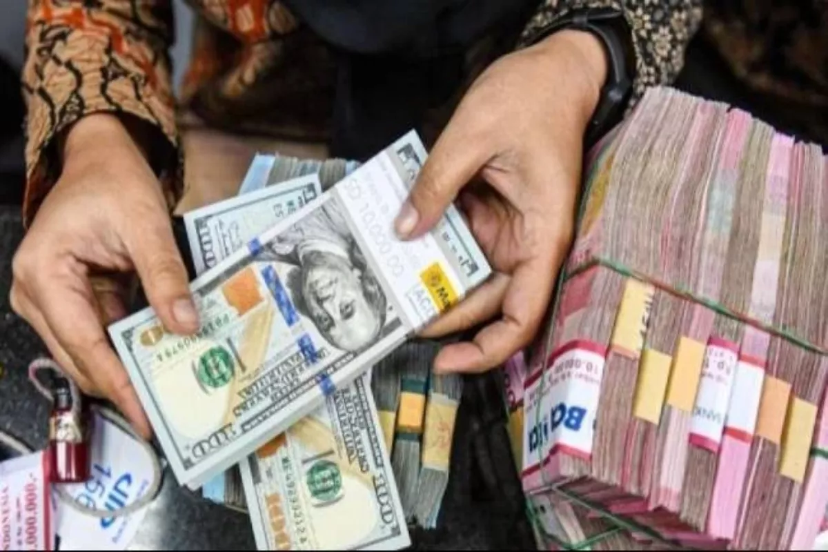BI-Rate Diprediksi Tetap 5,75 Persen Sebab Tekanan Nilai Tukar Rupiah