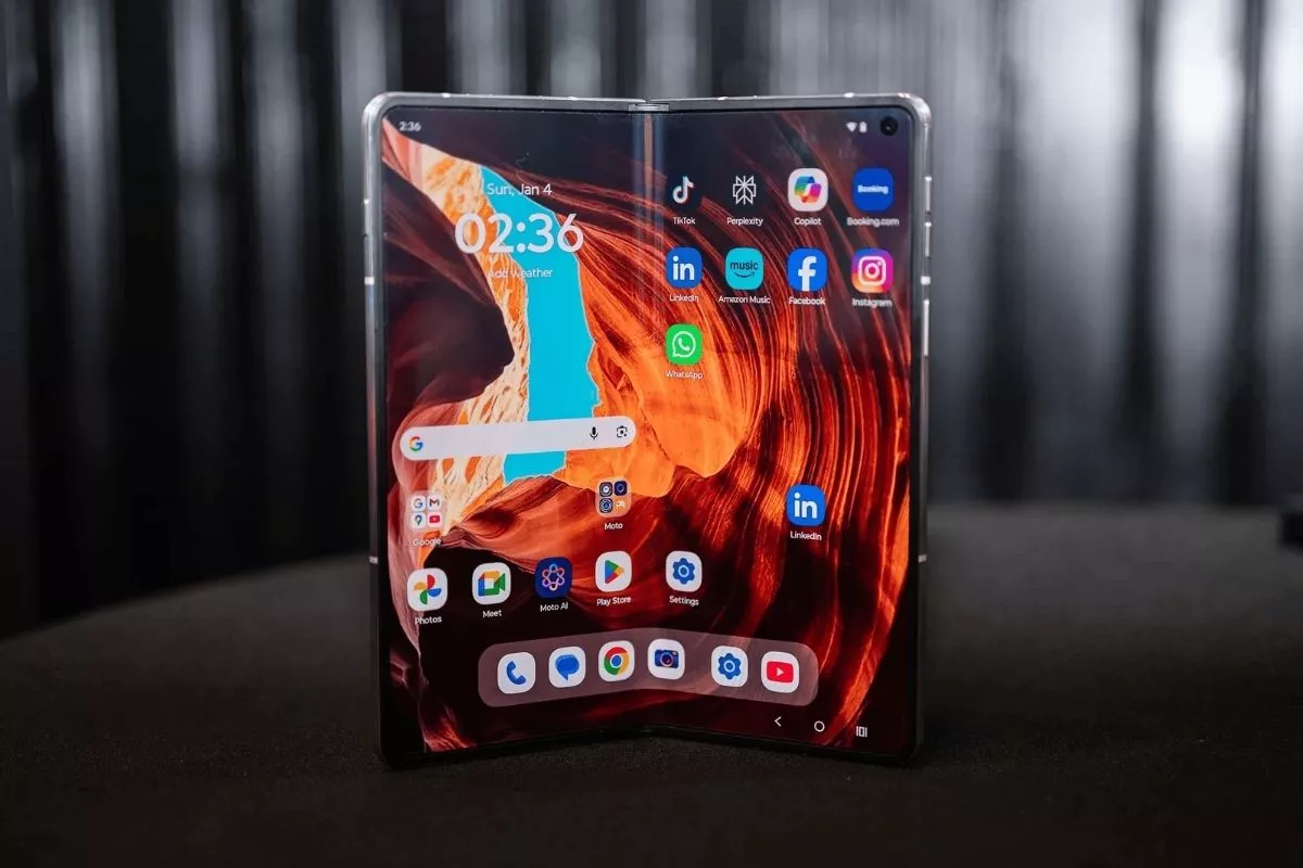 Kini HP Motorola Bisa Kirim File ke iPhone via Quick Share