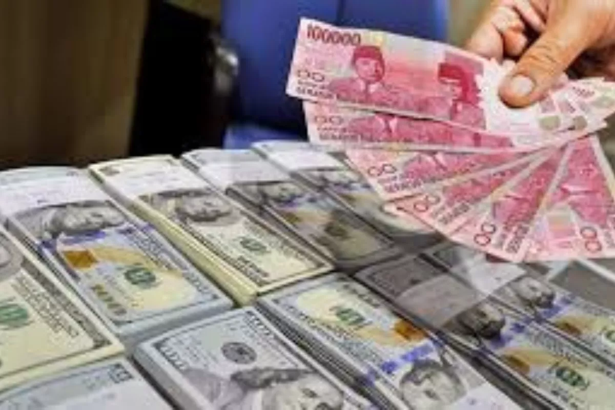 Rupiah Selasa Pagi Melemah Jadi Rp18.070 per Dolar AS
