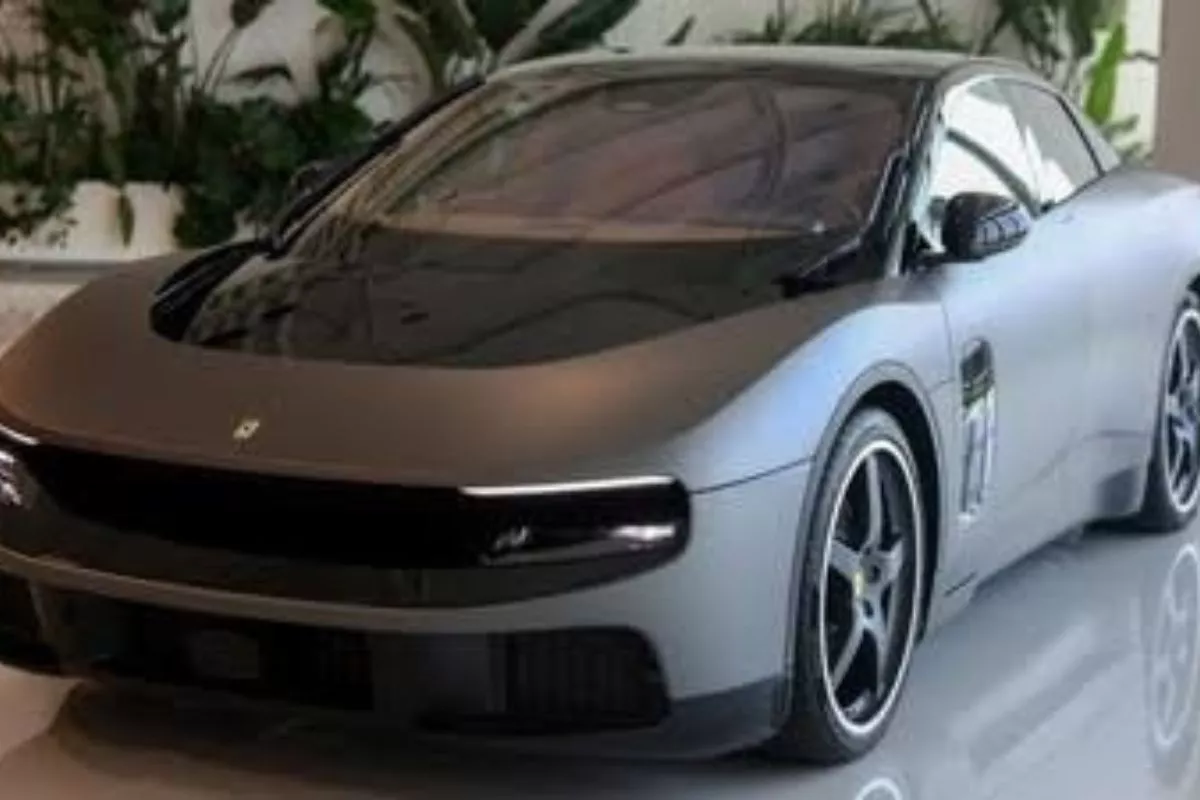 Unit Ferrari Luce Pertama Sukses Terjual Rp713,7 Miliar dalam Lelang