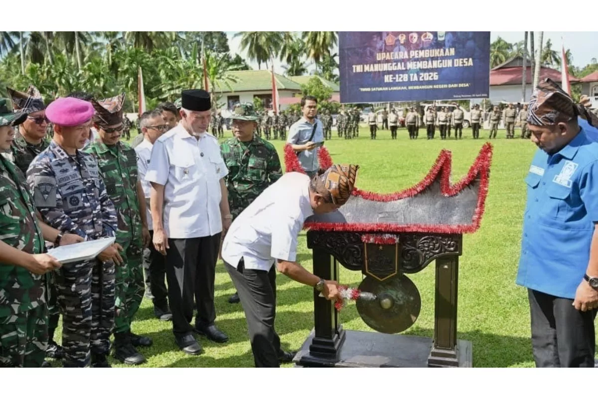 Mahyeldi Buka TMMD ke-128 di Padang Pariaman Percepat Akses Jalan