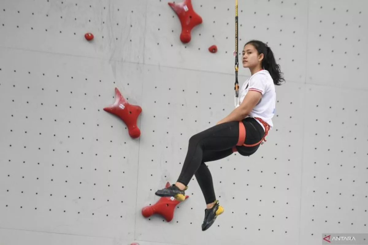 Desak Made dan Kadek Adi Melaju ke Final Series Chamonix 2026