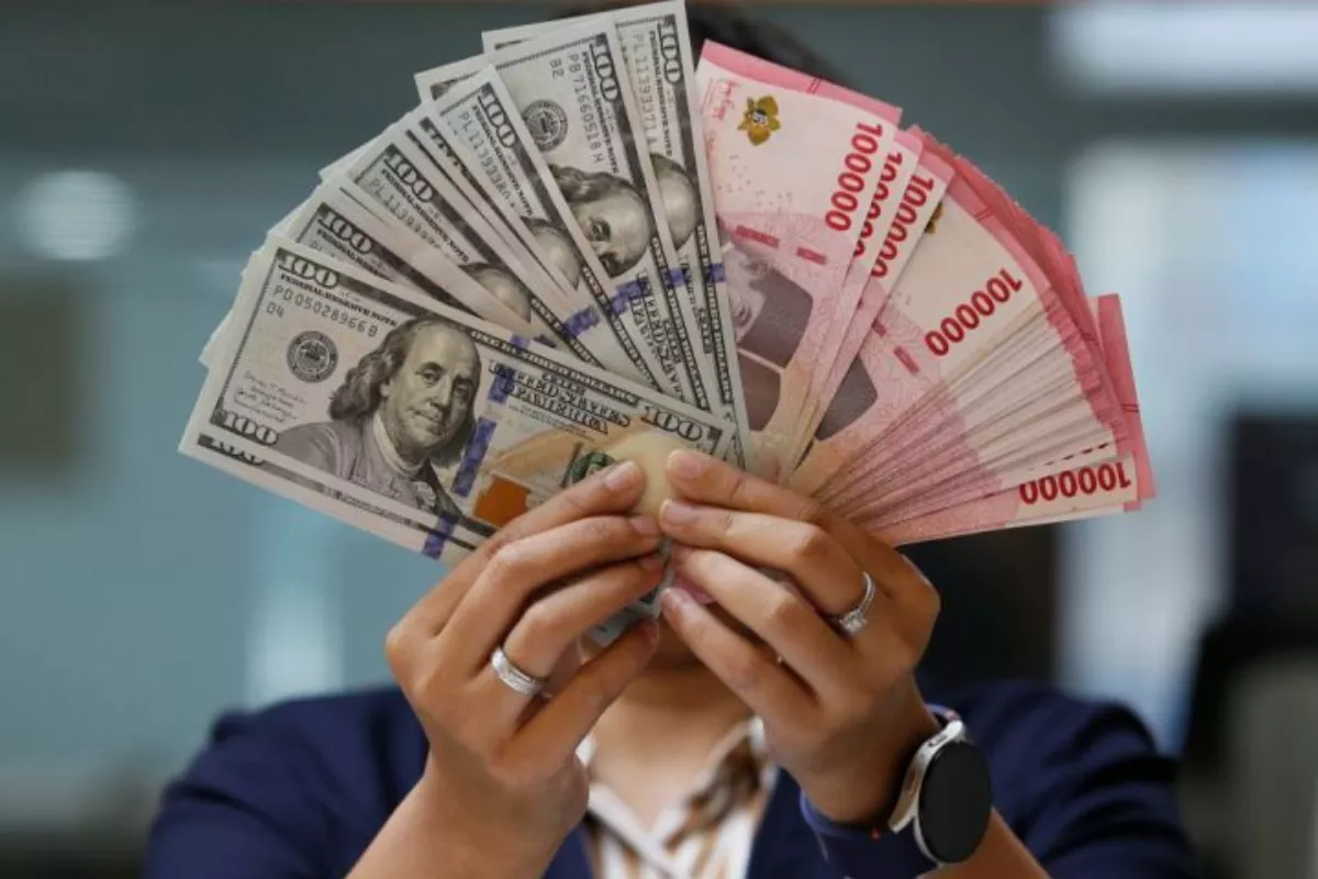 Rupiah Dibuka Melemah Tipis ke Rp 17.512 per Dollar AS Pagi Ini